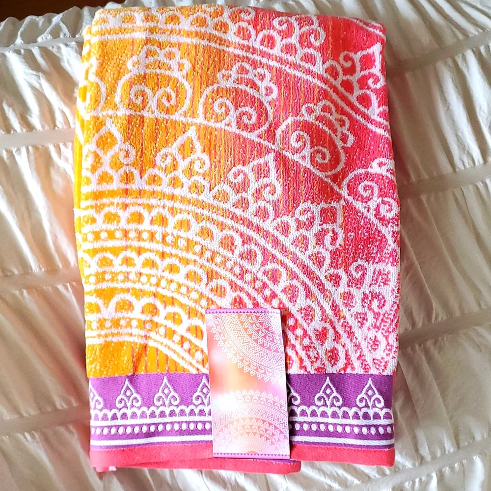 Loft Resort Beach Towel, NWT